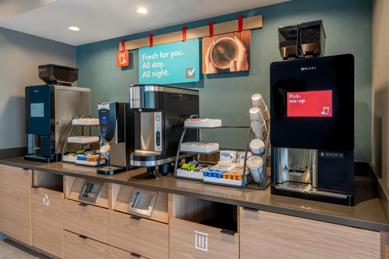 Pewaukee Avid Hotels Milwaukee West - Waukesha By Ihg מראה חיצוני תמונה
