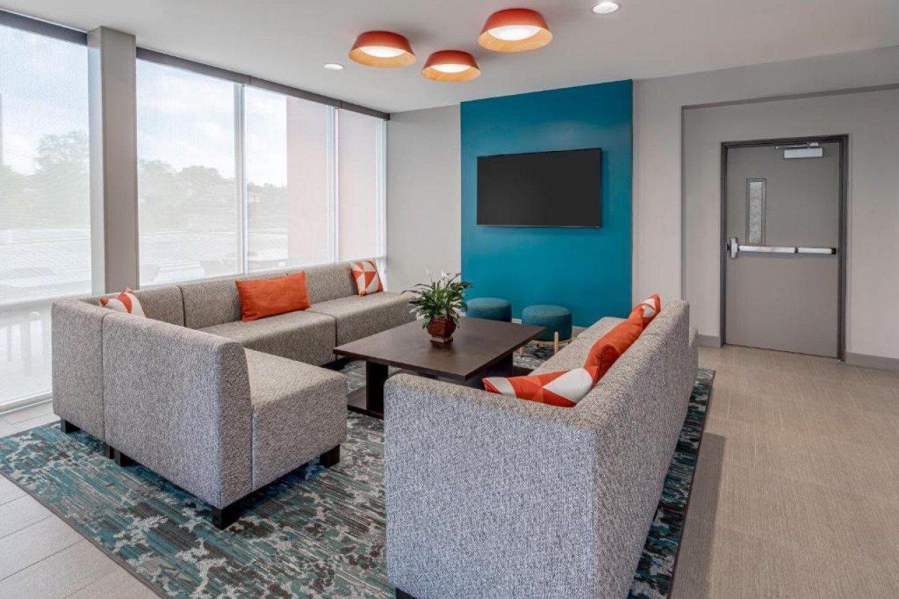 Pewaukee Avid Hotels Milwaukee West - Waukesha By Ihg מראה חיצוני תמונה